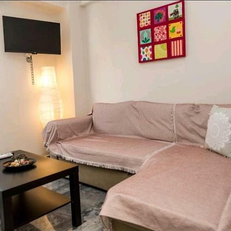 Mary'S Studio Apartment Volos Bagian luar foto