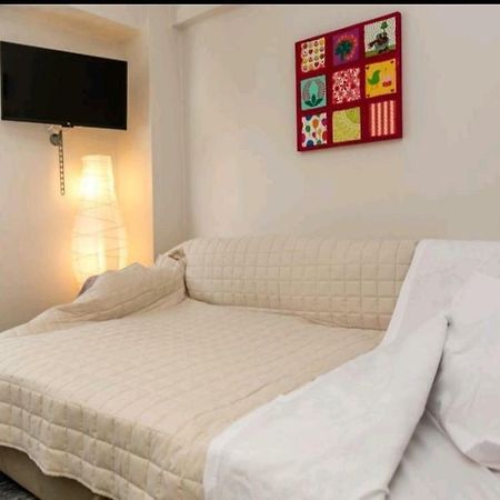 Mary'S Studio Apartment Volos Bagian luar foto