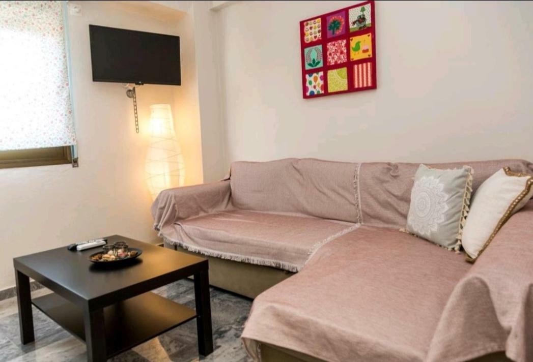 Mary'S Studio Apartment Volos Bagian luar foto